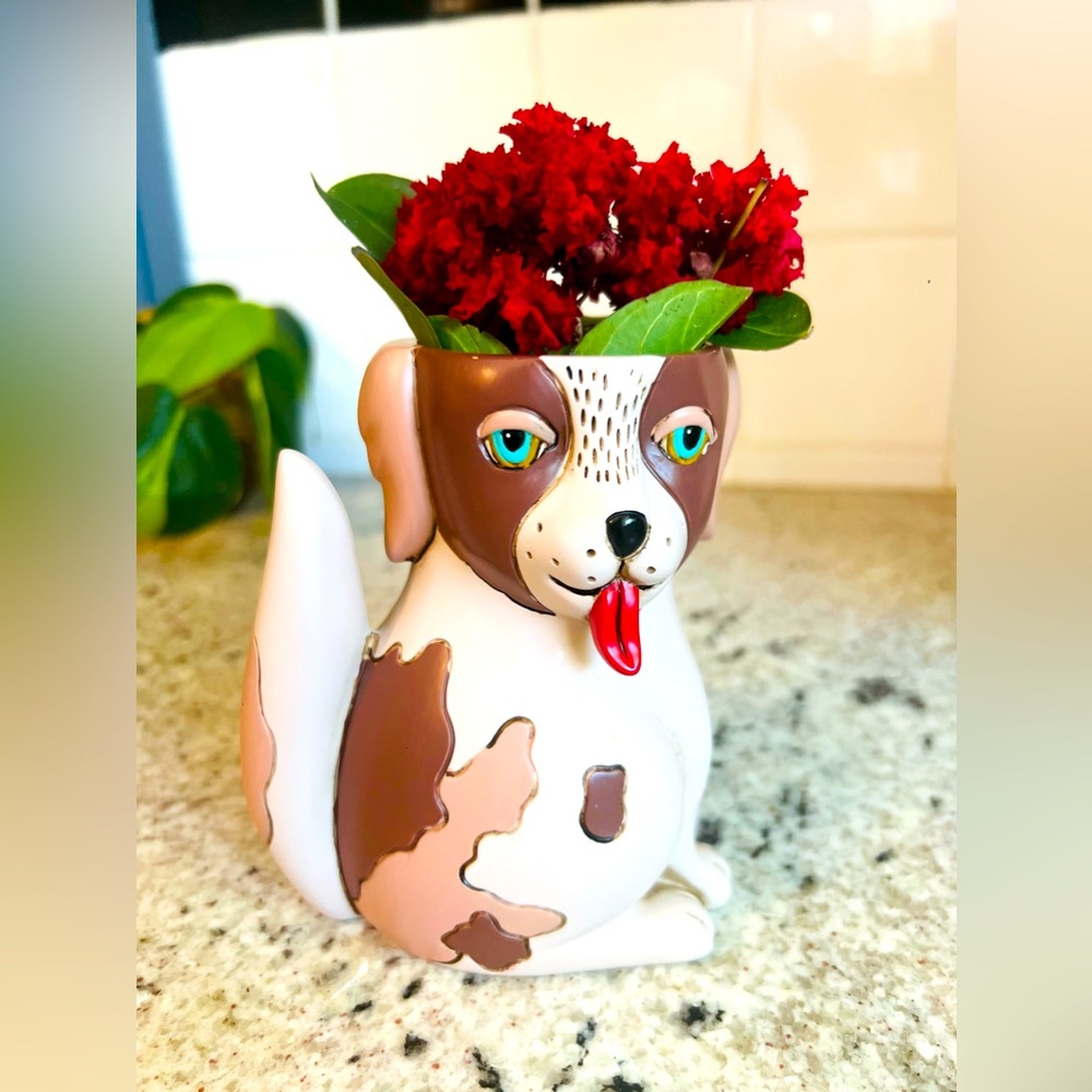 Vintage silly brown dog blue eyes vase